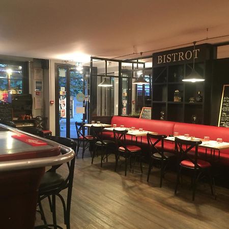 Hotel Restaurant Cousseau Parentis-en-Born Bagian luar foto