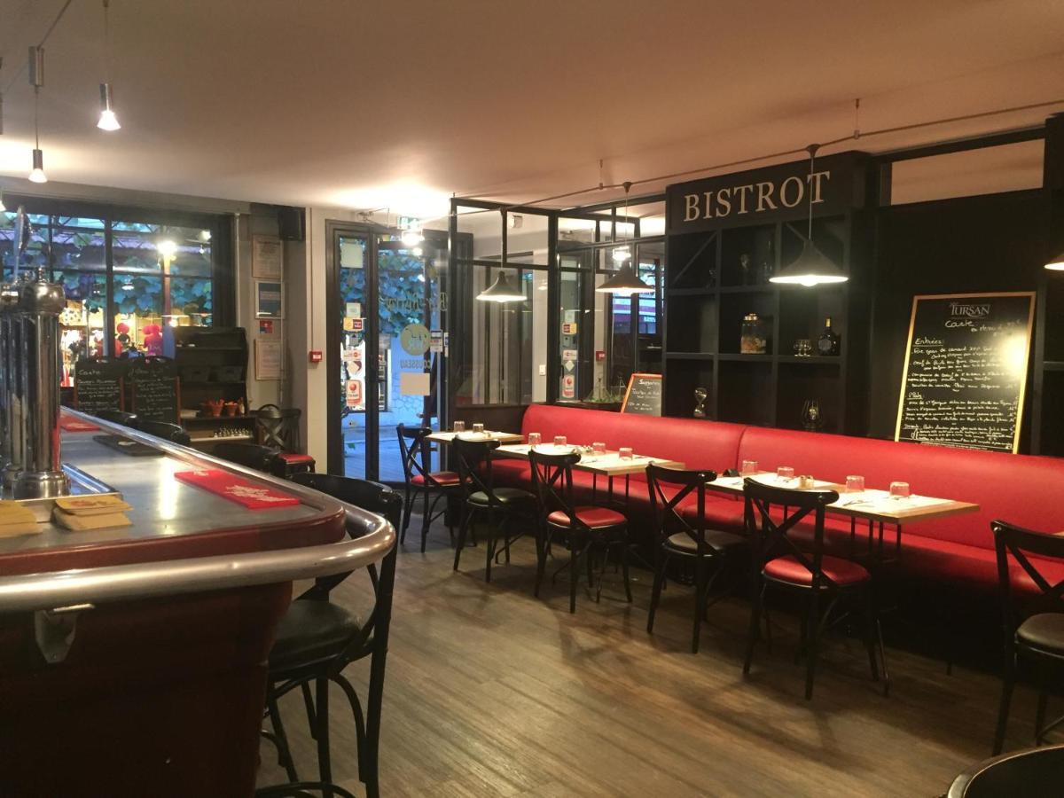 Hotel Restaurant Cousseau Parentis-en-Born Bagian luar foto
