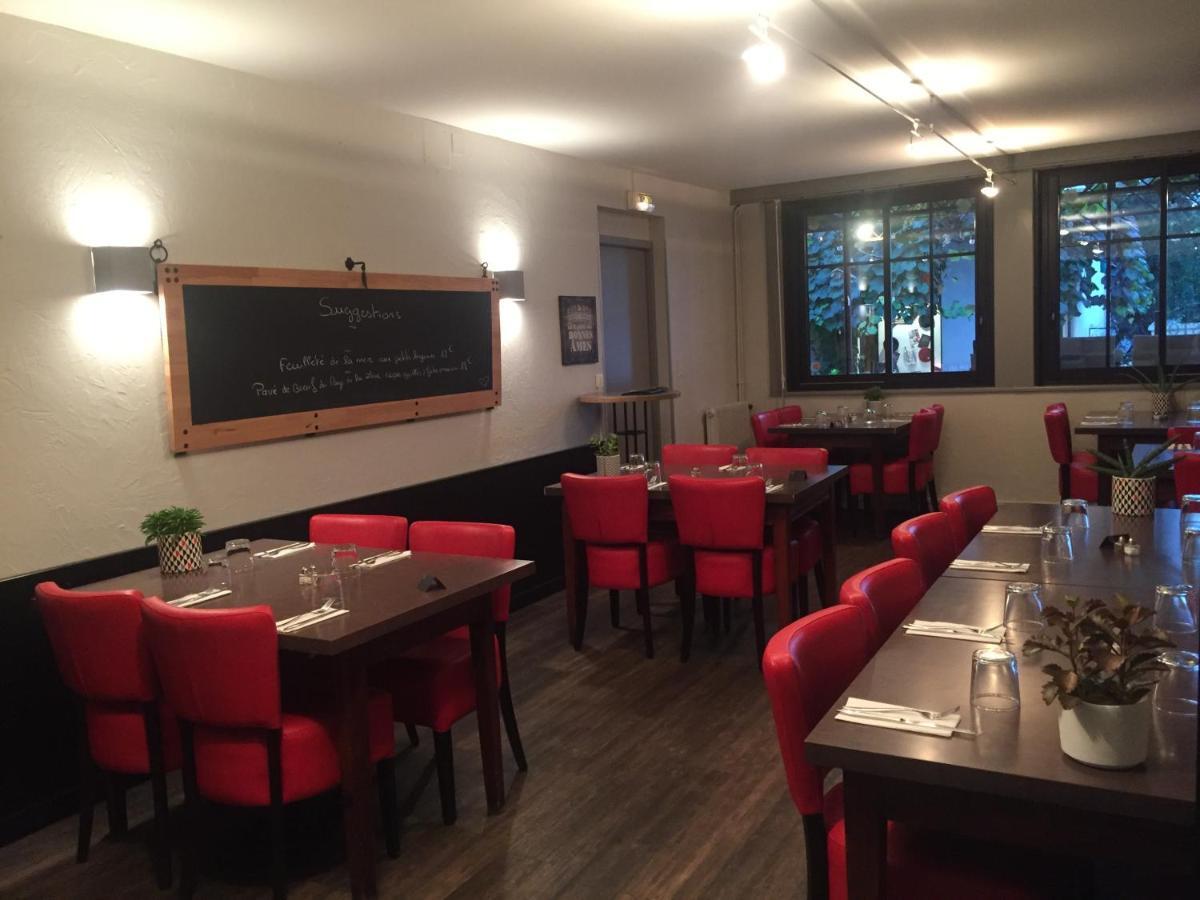 Hotel Restaurant Cousseau Parentis-en-Born Bagian luar foto