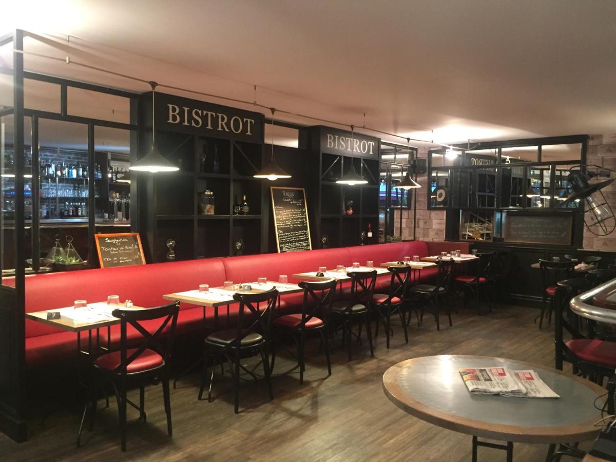 Hotel Restaurant Cousseau Parentis-en-Born Bagian luar foto