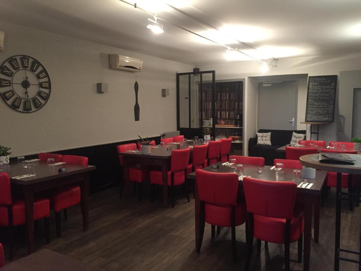 Hotel Restaurant Cousseau Parentis-en-Born Bagian luar foto