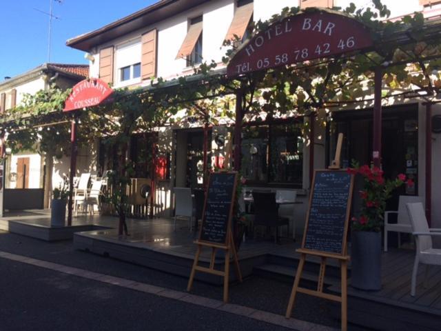 Hotel Restaurant Cousseau Parentis-en-Born Bagian luar foto