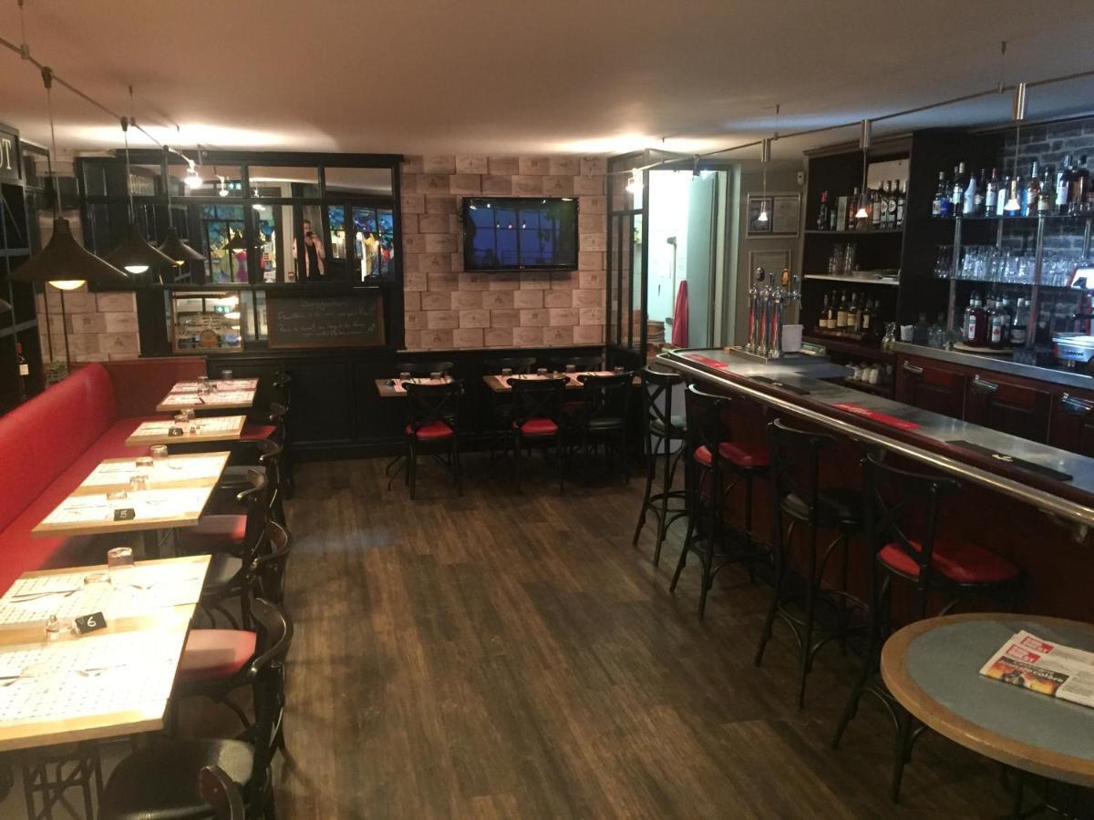 Hotel Restaurant Cousseau Parentis-en-Born Bagian luar foto