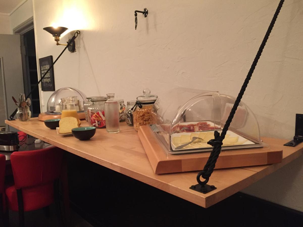 Hotel Restaurant Cousseau Parentis-en-Born Bagian luar foto