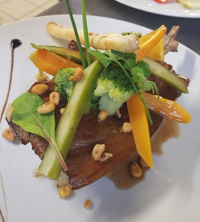 Hotel Restaurant Cousseau Parentis-en-Born Bagian luar foto